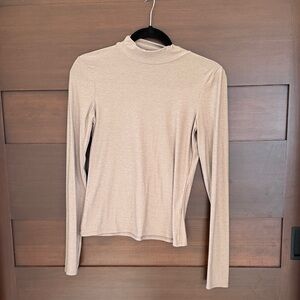Beyond Yoga Cream Long Sleeve Top